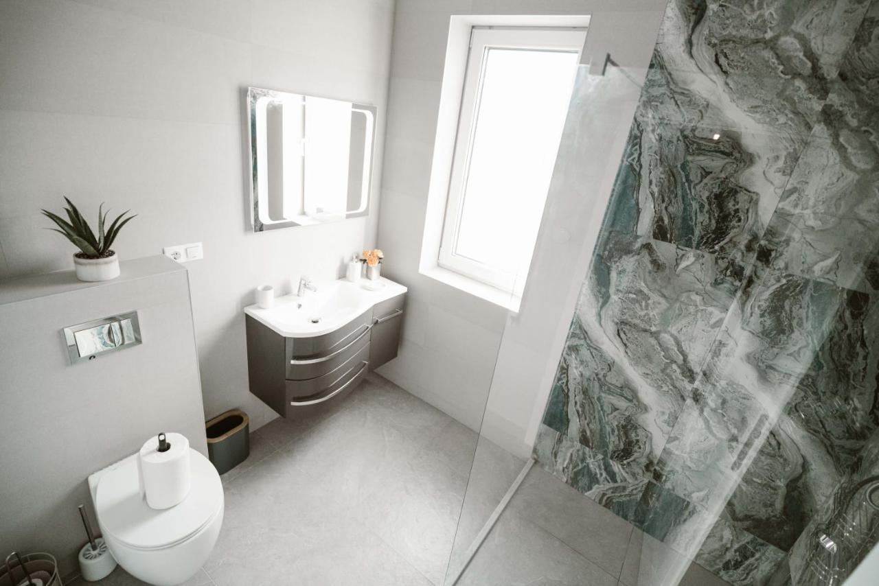 Sibiu Ezonia Central Apartment Dış mekan fotoğraf